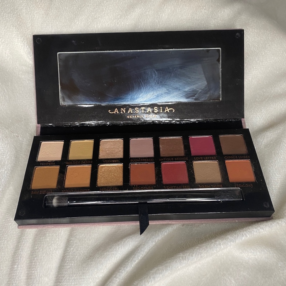 Anastasia Beverly Hills Modern Renaissance Eyeshadow Palette